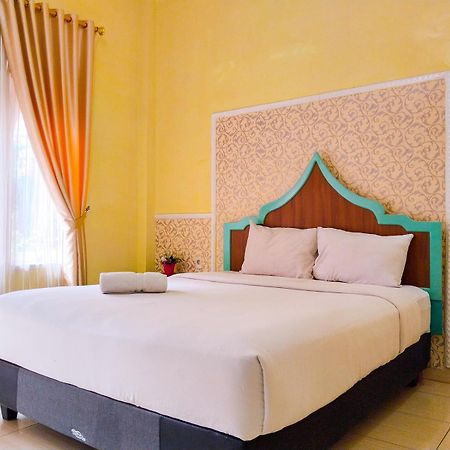 Grand Shaqilla Syariah Hotel Deli Tua Exterior photo