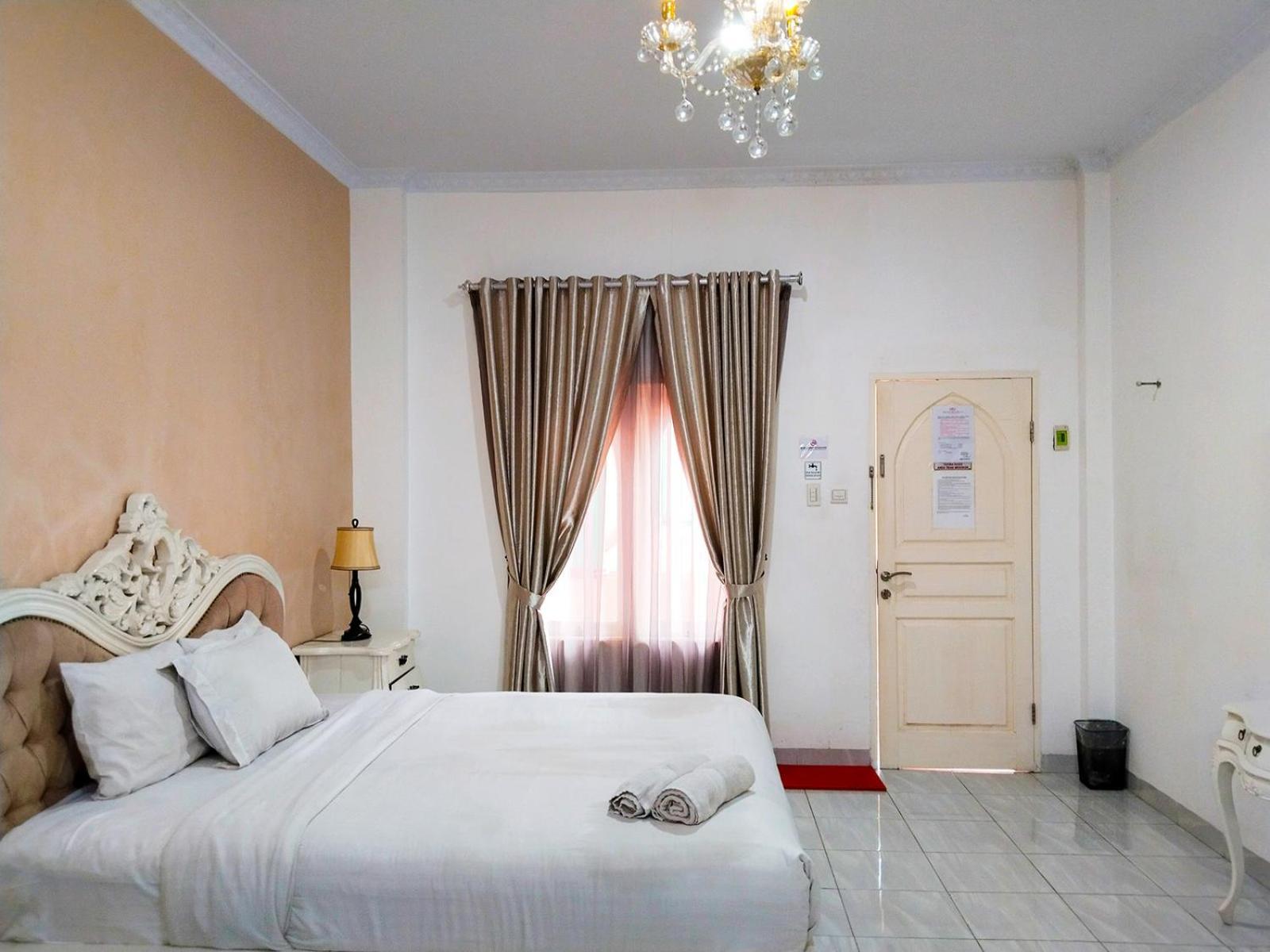 Grand Shaqilla Syariah Hotel Deli Tua Exterior photo