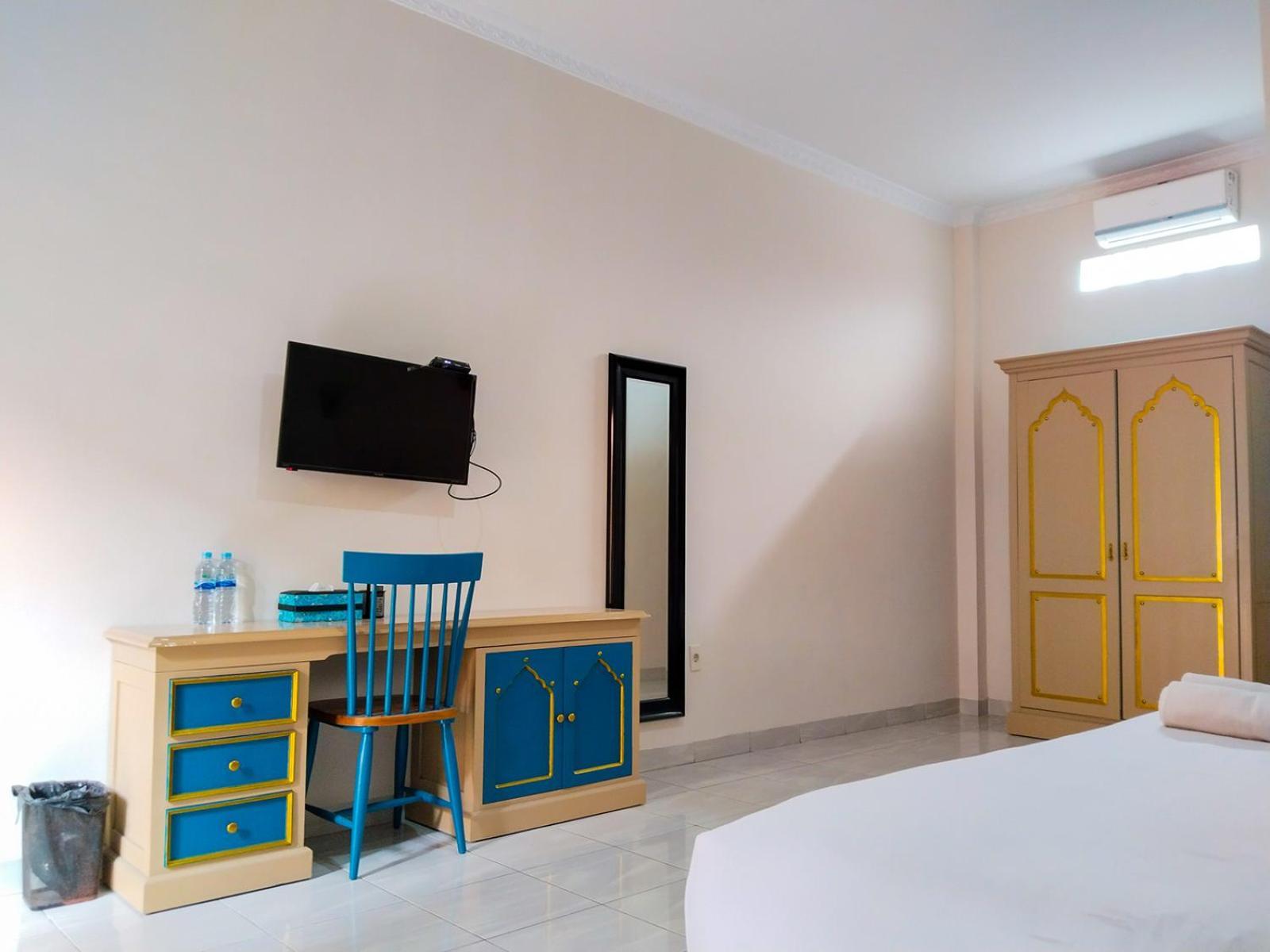 Grand Shaqilla Syariah Hotel Deli Tua Exterior photo