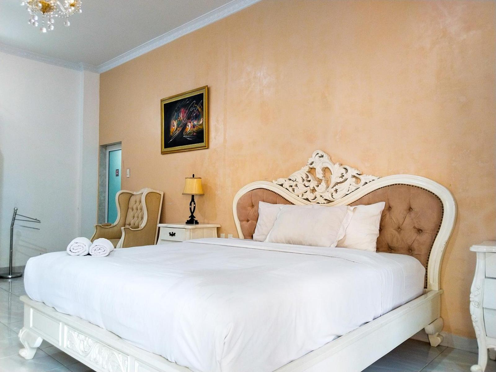 Grand Shaqilla Syariah Hotel Deli Tua Exterior photo