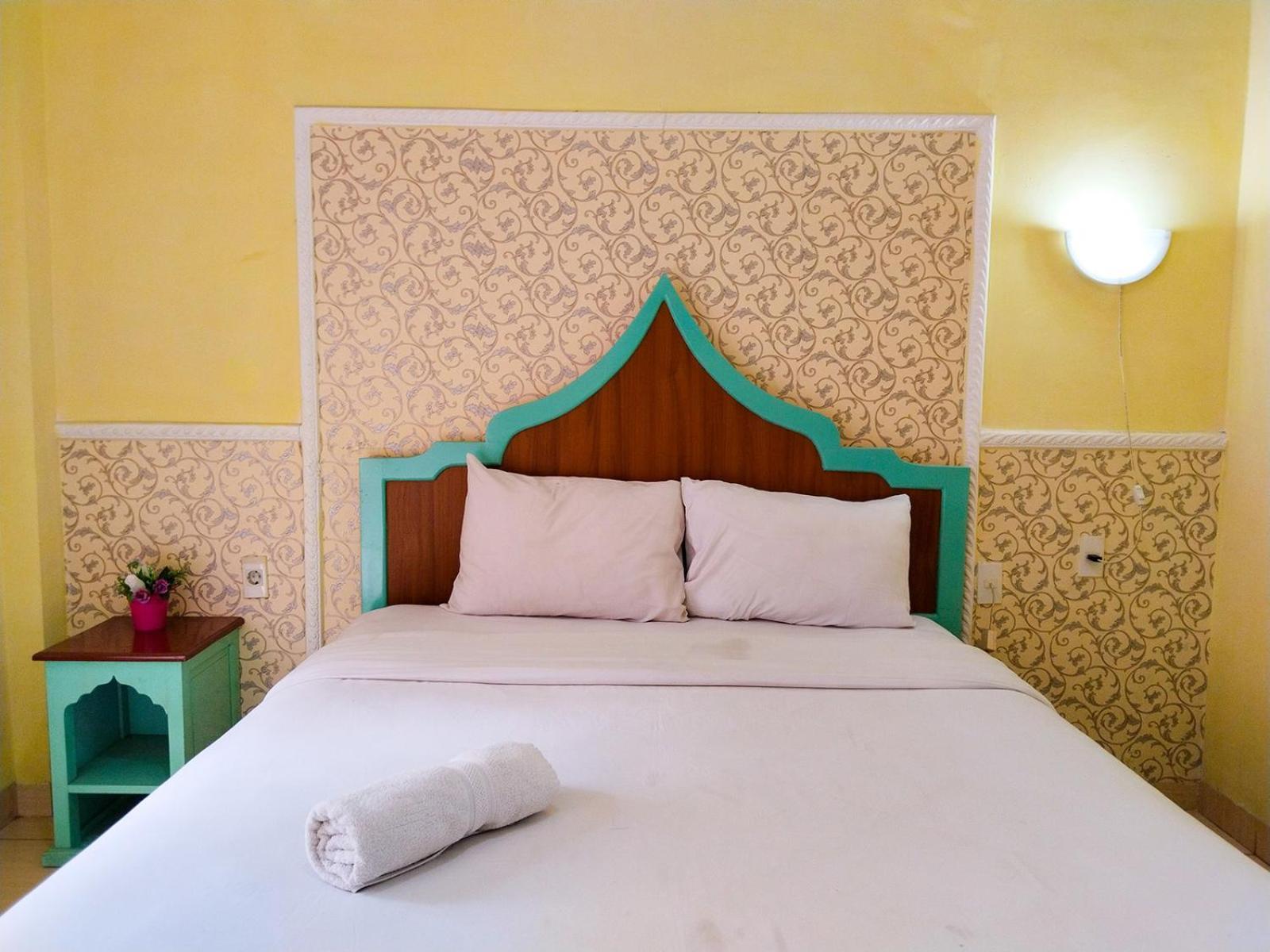Grand Shaqilla Syariah Hotel Deli Tua Exterior photo