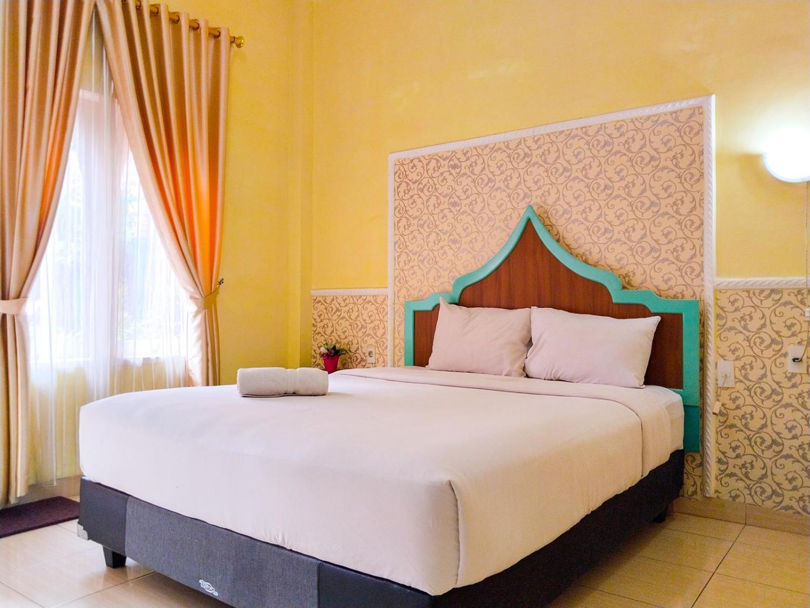 Grand Shaqilla Syariah Hotel Deli Tua Exterior photo