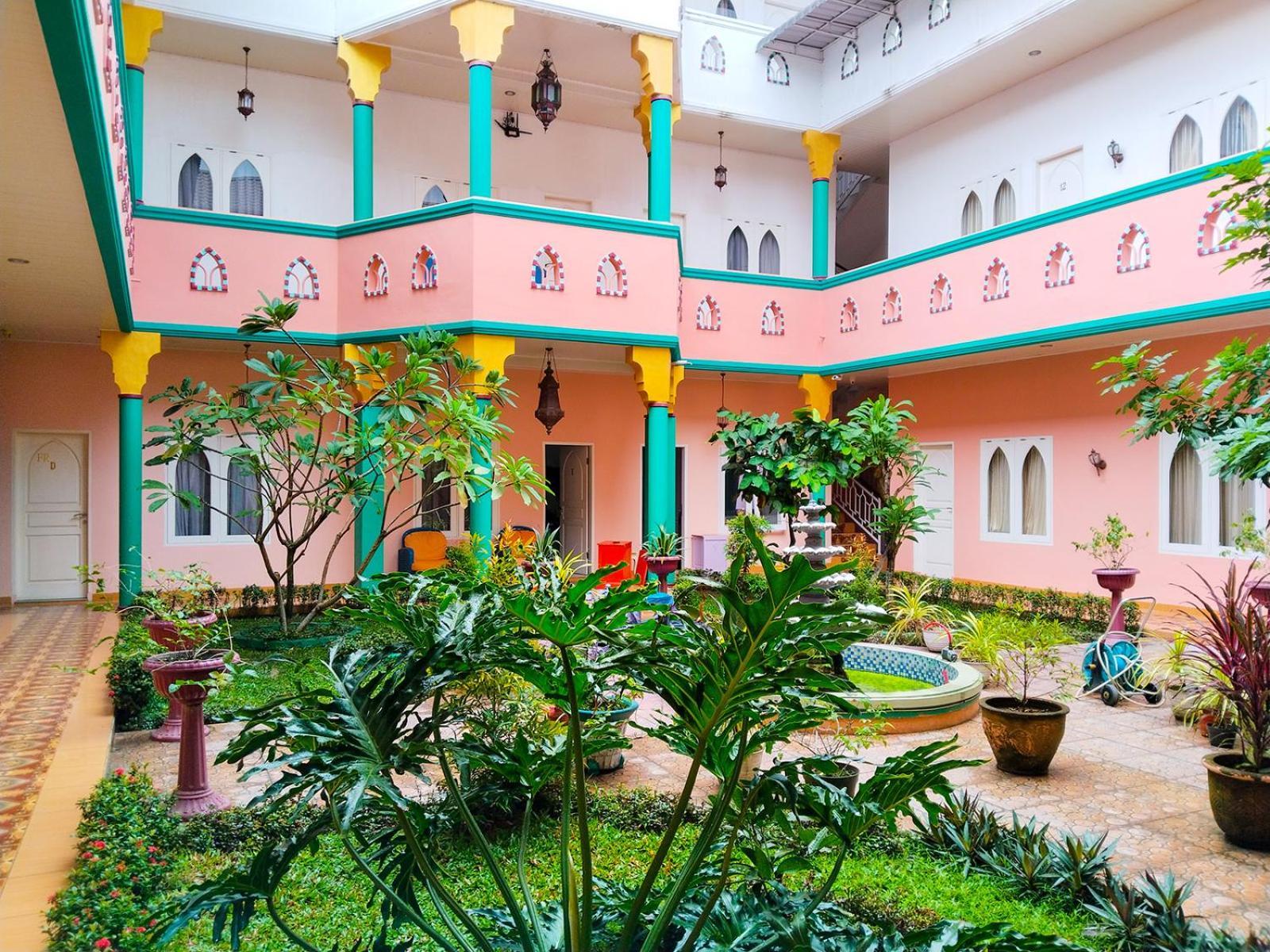 Grand Shaqilla Syariah Hotel Deli Tua Exterior photo